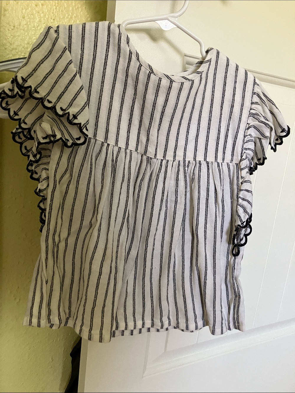 Girls' White & Black Striped Ruffle Sleeve Top